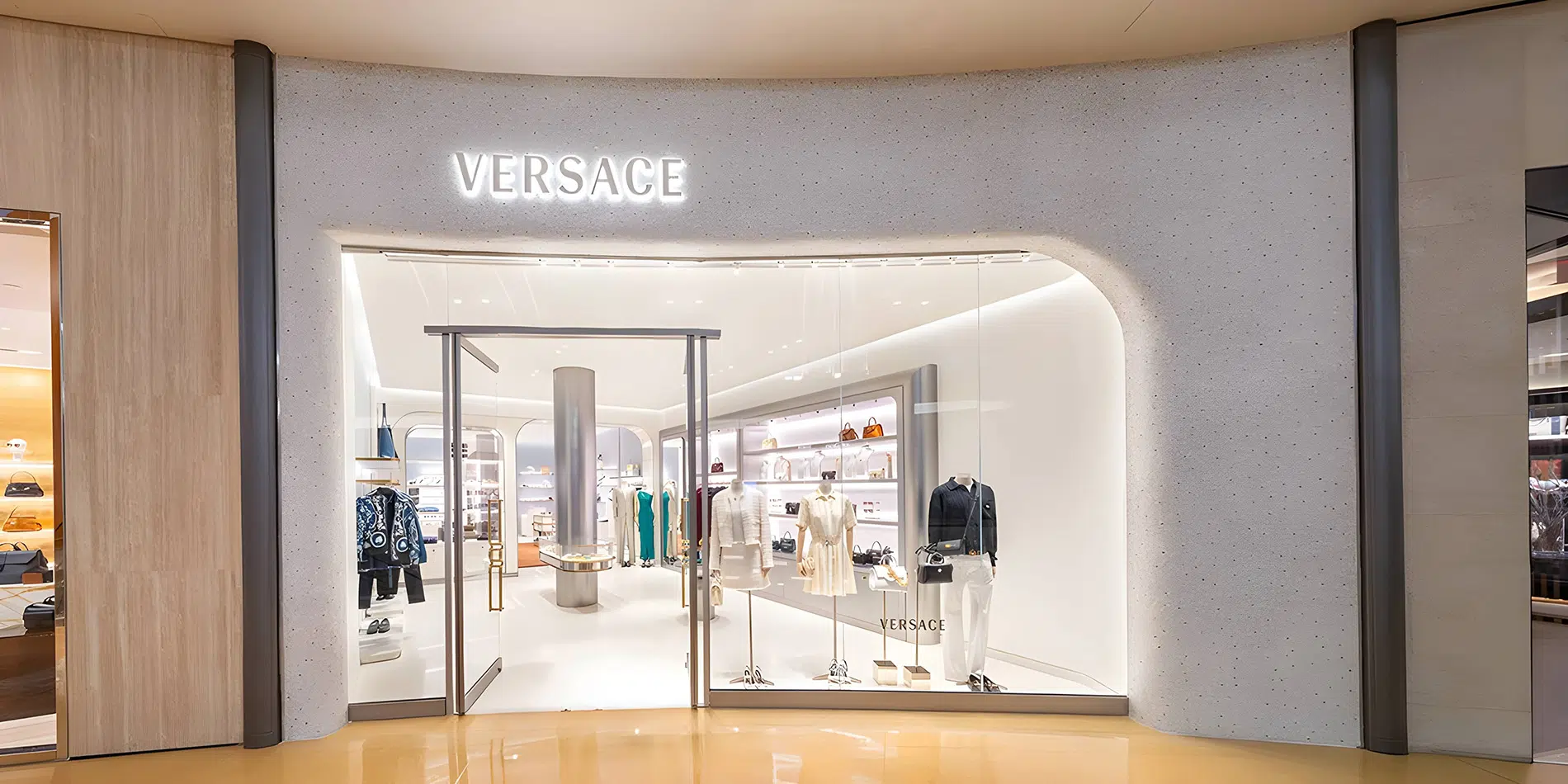 Banner 1 2 - VERSACE Deutschland